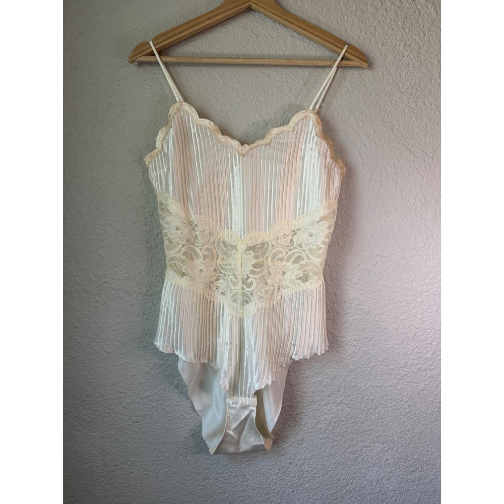 NWT Vintage 1990s Delicates Ivory Satin Lace Teddy Bodysuit Medium